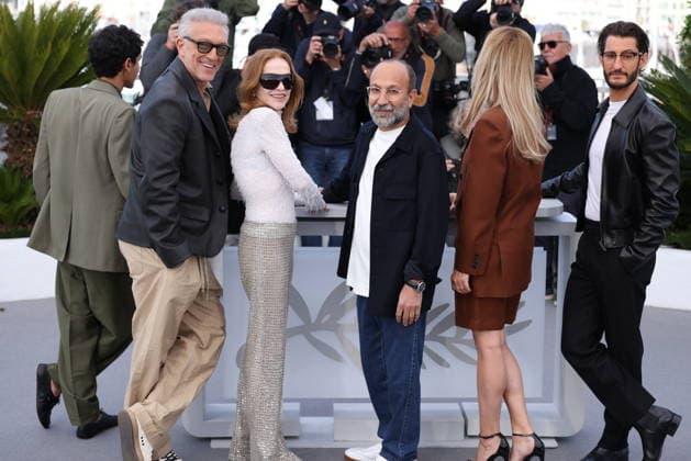 Cannes - Histoires Paralleles Photocall Vincent Cassel, Alexandre Mallet-Guy, Adam Bessa, Pierre Niney, Asghar Farhadi, Virginie Efira and Isabelle Huppert attending the Histoires Paralleles photocall during the 79th Cannes Film Festival in Cannes, France on May 15, 2026. Photo by ABACAPRESS.COM Cannes France  Copyright: xDominexJerome ABACAx