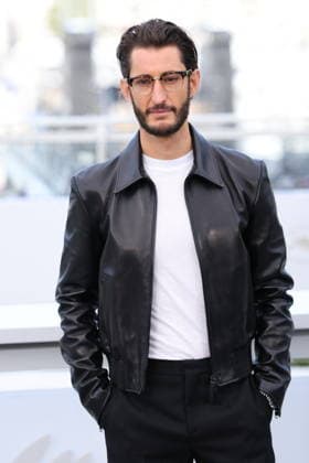 Cannes - Histoires Paralleles Photocall Pierre Niney attending the Histoires Paralleles photocall during the 79th Cannes Film Festival in Cannes, France on May 15, 2026. Photo by ABACAPRESS.COM Cannes France  Copyright: xDominexJerome ABACAx