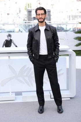 Cannes - Histoires Paralleles Photocall Pierre Niney attending the Histoires Paralleles photocall during the 79th Cannes Film Festival in Cannes, France on May 15, 2026. Photo by ABACAPRESS.COM Cannes France  Copyright: xDominexJerome ABACAx