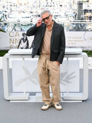 IPA84710711 - Cannes, 79th Cannes Film Festival 2026, day 4 - photocall of Histoires Paralleles (Parallel Tales) Pictured: Vincent Cassel  Copyright: xAlbertoxTerenghix xPoolxPhotoxEventsx07x 84710711