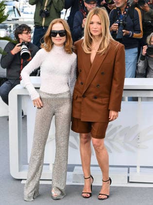IPA84710995 - Cannes, 79th Cannes Film Festival 2026, day 4 - photocall of Histoires Paralleles (Parallel Tales) Pictured: Isabelle Huppert, Virginie Efira  Copyright: xAlbertoxTerenghix xPoolxPhotoxEventsx07x 84710995