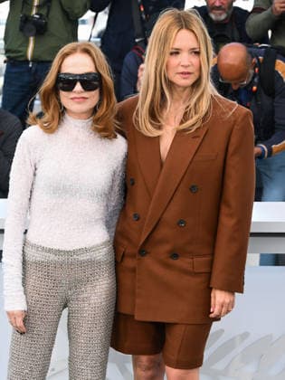 IPA84710997 - Cannes, 79th Cannes Film Festival 2026, day 4 - photocall of Histoires Paralleles (Parallel Tales) Pictured: Virginie Efra, Isabelle Huppert  Copyright: xAlbertoxTerenghix xPoolxPhotoxEventsx07x 84710997