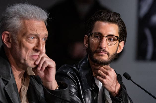 Cannes Press Conference Histoires Paralleles NG Pierre Niney and Vincent Cassel attending the Press Conference for ‘Histoires Paralleles’ in Cannes at Palais Des Festivals in Cannes, France on May 15 2026 as part of the 79th Cannes Film Festival. Photo by Nicolas Genin ABACAPRESS.COM Cannes France  Copyright: xGeninxNicolas ABACAx
