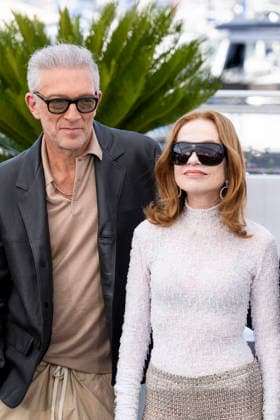 79th Cannes Film Festival Photocall of the movie -Histoires Paralleles- Palais des Festivals - Cannes, France Vincent Cassel;Isabelle Huppert 79th Cannes Film Festival Photocall of the movie -Histoires Paralleles- Palais des Festivals - Cannes, France 15th May 2026 SGPItalia id 134688_033 *Not Exclusive  Copyright: xALFONSOxCATALANO SGPITALIAx