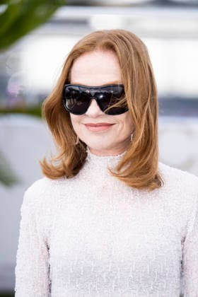 79th Cannes Film Festival Photocall of the movie -Histoires Paralleles- Palais des Festivals - Cannes, France Isabelle Huppert 79th Cannes Film Festival Photocall of the movie -Histoires Paralleles- Palais des Festivals - Cannes, France 15th May 2026 SGPItalia id 134688_033 *Not Exclusive  Copyright: xALFONSOxCATALANO SGPITALIAx