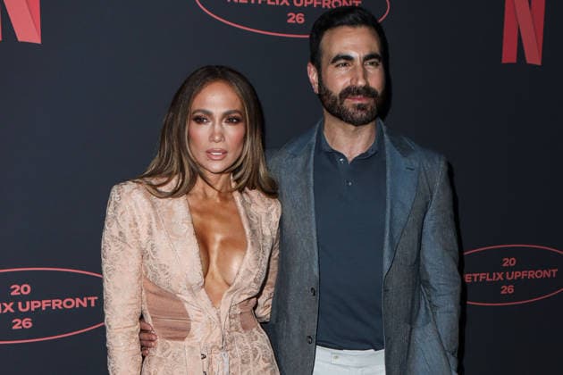 Netflix Upfront 2026 MANHATTAN, NEW YORK CITY, NEW YORK, USA - MAY 13: Jennifer Lopez wearing vintage Jean Paul Gaultier Spring 2004, styled by Rob Zangardi and Mariel Haenn and Brett Goldstein arrive at the Netflix Upfront 2026 held at Sunset Pier 94 Studios on May 13, 2026 in Manhattan, New York City, New York, United States. New York City Sunset Pier 94 Studios New York United States Copyright: xImagexPressxAgencyx