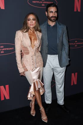 Netflix Upfront 2026 MANHATTAN, NEW YORK CITY, NEW YORK, USA - MAY 13: Jennifer Lopez wearing vintage Jean Paul Gaultier Spring 2004, styled by Rob Zangardi and Mariel Haenn and Brett Goldstein arrive at the Netflix Upfront 2026 held at Sunset Pier 94 Studios on May 13, 2026 in Manhattan, New York City, New York, United States. New York City Sunset Pier 94 Studios New York United States Copyright: xImagexPressxAgencyx
