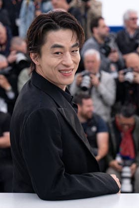 Cannes Gun Che Colony Photocall LZ Koo Kyo-hwan attending the Gun Che Colony photocall during the 79th Cannes Film Festival in Cannes, France on May 15, 2026. Photo by Laurent Zabulon ABACAPRESS.COM Cannes  Copyright: xZabulonxLaurentx