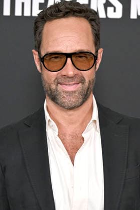 Chris Diamantopoulos at the world premiere of the movie Star Wars The Mandalorian and Grogu at the TCL Chinese Theatre Los Angeles, 014 05 2026 Foto:xD.xStarbuckx xFuturexImagex mandalorian_worldpremiere_6629