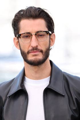 Histoires Paralleles (Parallel Tales) photocall at the 79th Cannes Film Festival Pierre Niney - Histoires Paralleles (Parallel Tales) photocall at the 79th Cannes Film Festival in Cannes, France on May 15, 2026  Copyright: x Chassery+Courdjix