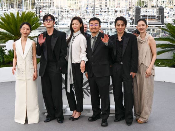 IPA84714726 - Cannes, 79th Cannes Film Festival 2026, day 4 - photocall of Gun-Che (Colony). Pictured: Kim Shin-rok, Ji Chang-wook, Jun Ji-hyun, Yeon Sang-ho, Koo Kyo-hwan and Shin Hyun-been pose during the Gun-Che  Copyright: xAlbertoxTerenghix xPoolxPhotoxEventsx07x 84714726