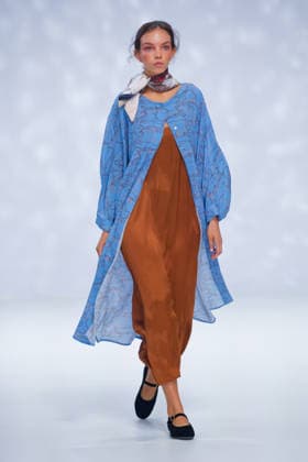Australian Fashion Week 2026 - Runway - Ngali A model walks the runway during the Ngali Wander with Wonder Runway show at Australian Fashion Week 2026 at the Museum of Contemporary Art on May 15, 2026 in Sydney, Australia., Credit:IOIO IMAGES IOIO Avalon Australia, New South Wales, Sydney, Museum of Contemporary Art  Copyright: xIOIOxIMAGESx xIOIOx xAvalonx 1099145946