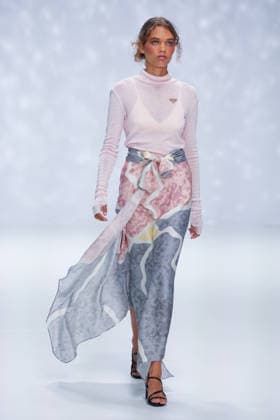 Australian Fashion Week 2026 - Runway - Ngali Cianne Woolley walks the runway during the Ngali Wander with Wonder Runway show at Australian Fashion Week 2026 at the Museum of Contemporary Art on May 15, 2026 in Sydney, Australia., Credit:IOIO IMAGES IOIO Avalon Australia, New South Wales, Sydney, Museum of Contemporary Art  Copyright: xIOIOxIMAGESx xIOIOx xAvalonx 1099145975