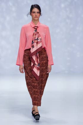 Australian Fashion Week 2026 - Runway - Ngali A model walks the runway during the Ngali Wander with Wonder Runway show at Australian Fashion Week 2026 at the Museum of Contemporary Art on May 15, 2026 in Sydney, Australia., Credit:IOIO IMAGES IOIO Avalon Australia, New South Wales, Sydney, Museum of Contemporary Art  Copyright: xIOIOxIMAGESx xIOIOx xAvalonx 1099146090