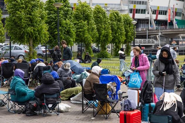 AMSTERDAM - Harry Styles fans at the Johan Cruijff ArenA, the day before the British singer begins his ten-day concert series. The ten concerts in Amsterdam are the only ones on the European mainland and hundreds of thousands of fans are expected at the concerts. DINGENA MOL ANP netherlands out - belgium out  Copyright: xx x558353800x originalFilename: 558353800.jpg