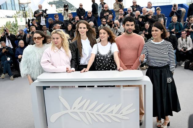 79ème Festival International du Film de Cannes Photocall with cast of Sanguine 79th International Cannes Film Festival Photocall with cast of Sanguine 456067 2026 05 15 Higelin, Kim Faidi, Sonia Le Coroller, Marion Taquin, Mara Outalbali, Sami Lambert, Carole  Copyright: xSergexArnalx xStarfacex STAR_456067_019