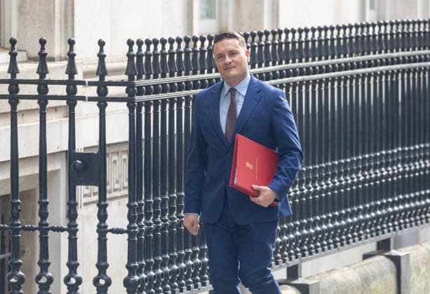 News Bilder des Tages May 5, 2026, London, England, United Kingdom: WES STREETING, Health Secretary, arrives in Downing Street for the summit of senior figures from across public life to drive forward a whole of society response to tackling antisemitism. London United Kingdom - ZUMAs262 20260505_zip_s262_002 Copyright: xTayfunxSalcix