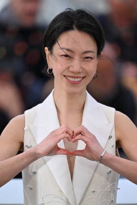79th Cannes Film Festival: Gun-Che (Colony) photocall CANNES, FRANCE - MAY 15: South Korean actress Kim Shin-rok poses during a photocall for the film Gun-Che (Colony) at the 79th edition of the Cannes Film Festival in Cannes, France on May 15, 2026. Mustafa Yalcin Anadolu Cannes France. Editorial use only. Please get in touch for any other usage.  Copyright: x2026xAnadoluxMustafaxYalcinx