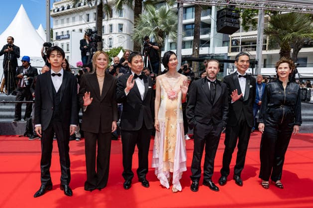 Cannes All Of A Sudden screening NG Marie Bunel, Virginie Efira, Ryusuke Hamaguchi, Tao Okamoto, Kodai Kurosaki, Kyozo Nagatsuka, Heloise Janjaud and a guest attending the Press Conference for ‘Soudain (All Of A Sudden)’ in Cannes at Palais Des Festivals in Cannes, France on May 15 2026 as part of the 79th Cannes Film Festival. Photo by Nicolas Genin ABACAPRESS.COM Cannes France  Copyright: xGeninxNicolas ABACAx