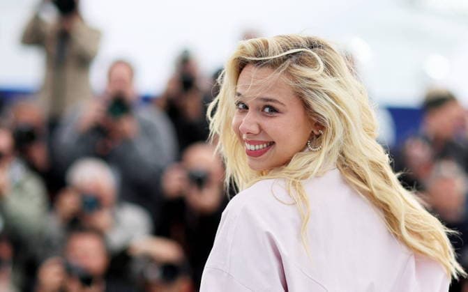 Kim Higelin au photocall du film Sanguine Séance de Minuit lors du 79ème Festival International du Film de Cannes 12 23 mai 2026 , le 15 mai 2026 Jacovides Moreau Bestimage Photocall for Sanguine at the 79th Cannes International Film Festival, on May 15th, 2026 Cannes France  Copyright: xJACOVIDES-MOREAUx xBESTIMAGExJACOVIDES-MOREAUx xBESTIMAGEx
