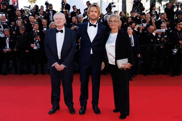 Philippe Lacheau et ses parents Gérard et Huguette Montée des marches du film Karma lors du 79ème Festival International du Film de Cannes, le 15 mai 2026 Jacovides Moreau Bestimage Red carpet for Karma at the 79th Cannes International Film Festival on May 15, 2026 Cannes France  Copyright: xJACOVIDES-MOREAUx xBESTIMAGExJACOVIDES-MOREAUx xBESTIMAGEx