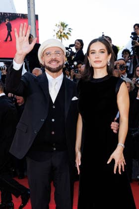 John Travolta et sa fille Ella Blue Travolta Montre Audemars Piguet Montée des marches du film Karma lors du 79ème Festival International du Film de Cannes, le 15 mai 2026 Jacovides Moreau Bestimage Red carpet for Karma at the 79th Cannes International Film Festival on May 15, 2026 Cannes France  Copyright: xJACOVIDES-MOREAUx xBESTIMAGExJACOVIDES-MOREAUx xBESTIMAGEx