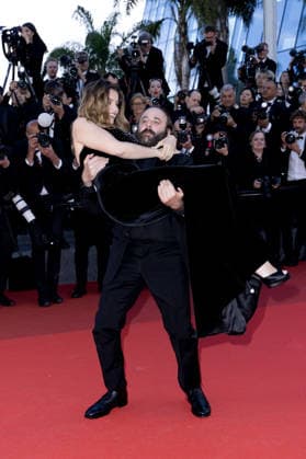 Vincent Macaigne et Laetitia Casta Montée des marches du film Karma lors du 79ème Festival International du Film de Cannes, le 15 mai 2026 Olivier Borde Bestimage Red carpet for Karma at the 79th Cannes International Film Festival on May 15, 2026 Cannes France  Copyright: xOLIVIERxBORDEx xBESTIMAGExOLIVIERxBORDEx xBESTIMAGEx