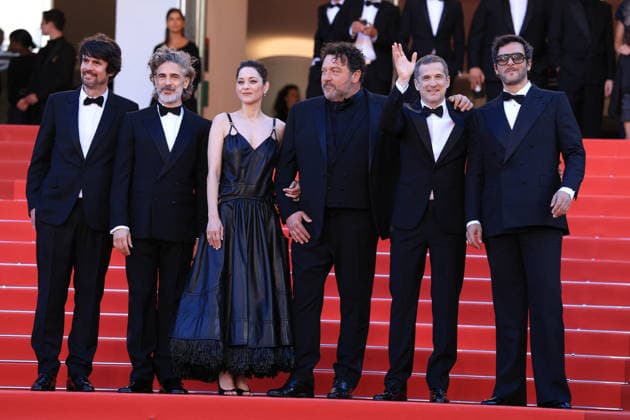 Cannes - Karma Red Carpet (L-R) Simon Jacquet, Leonardo Sbaraglia, Marion Cotillard, Denis Menochet, Guillaume Canet and Yodelice attend the Karma screening during the 79th annual Cannes Film Festival at Palais des Festivals on May 15, 2026 in Cannes, France. Photo by Jerome Domine ABACAPRESS.COM Cannes France  Copyright: xDominexJerome ABACAx