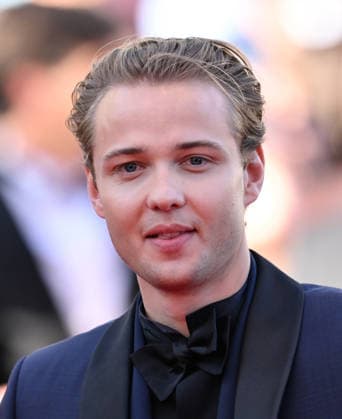 79th Cannes Film Festival: Karma screening CANNES, FRANCE - MAY 15: (L to R) French-Finnish actor Edouard Philipponnat arrives for the screening of the film Karma at the 79th edition of the Cannes Film Festival in Cannes, France on May 15, 2026. Mustafa Yalcin Anadolu Cannes France. Editorial use only. Please get in touch for any other usage.  Copyright: x2026xAnadoluxMustafaxYalcinx