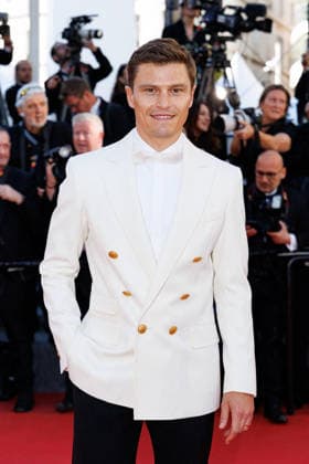 Oliver Cheshire Montée des marches du film Karma lors du 79ème Festival International du Film de Cannes, le 15 mai 2026 Jacovides Moreau Bestimage Red carpet for Karma at the 79th Cannes International Film Festival on May 15, 2026 Cannes France  Copyright: xJACOVIDES-MOREAUx xBESTIMAGExJACOVIDES-MOREAUx xBESTIMAGEx