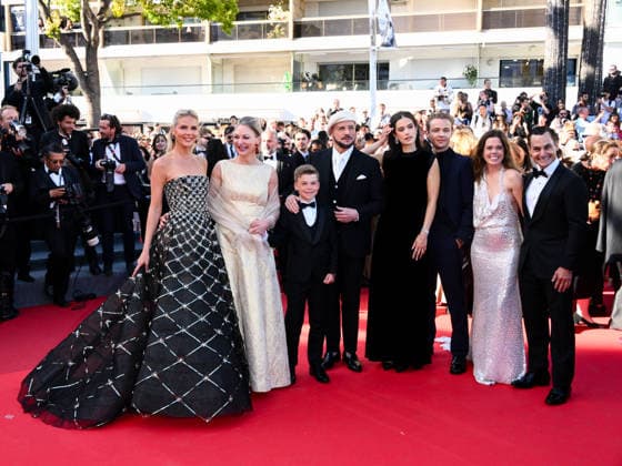 IPA84728458 - Cannes, 79th Cannes Film Festival 2026, evening 4 - red carpet for KARMA. Pictured: Olga Hoffmann, Kelly B. Eviston, Clark Shotwell, John Travolta, Ella Bleu Travolta, Edouard Philipponnat, Amy Laslett and Jason Berger  Copyright: xTerenghi Ipa-Agency.netx xPoolxPhotoxEventsx07x 84728458