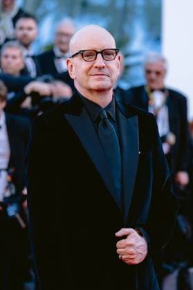 79ème Festival International du Film de Cannes Montée des marches du film Karma 79th International Cannes Film Festival Red Carpet for Karma movie 456105 2026 05 15 Alpes Maritimes Cannes France Soderbergh, Steven  Copyright: xTerencexBaelenx STAR_456105_133