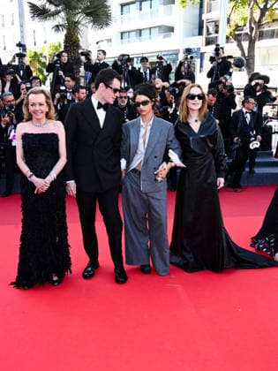 IPA84728864 - Cannes, 79th Cannes Film Festival 2026, evening 4 - red carpet of KARMA. Pictured: Isabelle Huppert, Odessa A zion, Connor Swindells and Caroline Scheufele  Copyright: xTerenghi Ipa-Agency.netx xPoolxPhotoxEventsx07x 84728864