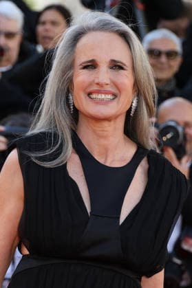 79eme Festival International du Film de Cannes Montée des marches du film Karma 79th Cannes Film Festival Red carpet of the film Karma Andie McDowell 456107 2026 05 15 Cannes France  Copyright: xIsabellexVautierx xStarfacex STAR_456107_008