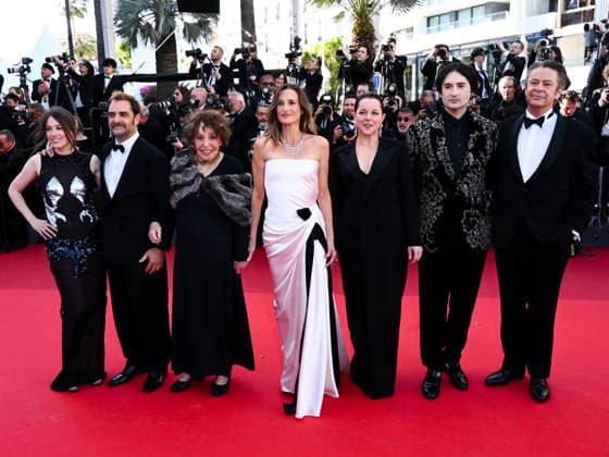 IPA84729469 - Cannes, 79th Cannes Film Festival 2026, evening 4 - red carpet of KARMA. Pictured: Camille Cottin, Thibault de Montalembert, Liliane Rovere, Fanny Sidney  Copyright: xTerenghi Ipa-Agency.netx xPoolxPhotoxEventsx07x 84729469