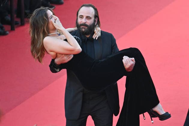 79ème Festival International du Film de Cannes Montée des marches du film Karma 79th International Cannes Film Festival Red Carpet for Karma movie 456108 2026 05 15 Casta, Laetitia Macaigne, Vincent  Copyright: xSergexArnalx xStarfacex STAR_456108_042