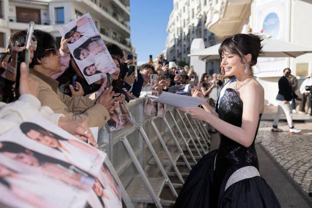 Cannes Rebecca Patricia Armstrong Exits Martinez MP Cannes, France- May 14: Rebecca Patricia Armstrong leaves the Martinez Hotel during 79th Festival of Cannes, on May 15, 2026 in Cannes, France. Photo by Marco Piovanotto ABACAPRESS:COM Cannes France  Copyright: xPiovanottoxMarco ABACAx