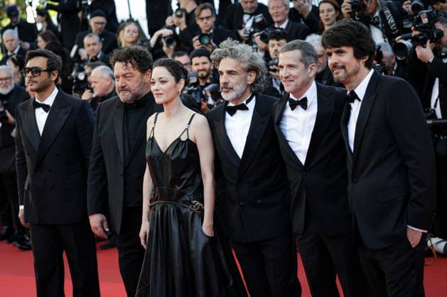 79ème Festival International du Film de Cannes Montée des marches du film Karma 79ème Festival International du Film de Cannes montee Karma 79th International Cannes Film Festival Red carpet Karma with Simon Jacquet, Leonardo Sbaraglia, Marion Cotillard, Denis Ménochet, Guillaume Canet and Maxime Nucci 456114 2026 05 15  Copyright: xLionelxGuericolas MPPx STAR_456114_087