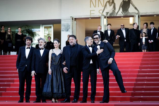 79ème Festival International du Film de Cannes Montée des marches du film Karma 79ème Festival International du Film de Cannes montee Karma 79th International Cannes Film Festival Red carpet Karma with Simon Jacquet, Leonardo Sbaraglia, Marion Cotillard, Denis Ménochet, Guillaume Canet and Maxime Nucci 456114 2026 05 15  Copyright: xLionelxGuericolas MPPx STAR_456114_115