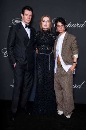 Connor Swindells, Isabelle Huppert, Odessa A zion au dîner du Trophée Chopard au Carlton Beach Club lors du 79ème Festival International du Film de Cannes le 15 mai 2026 Olivier Borde Bestimage the Chopard Trophy dinner at the Carlton Beach Club during the 79th Cannes International Film Festival on 15 May 2026 Cannes France  Copyright: xOLIVIERxBORDEx xBESTIMAGExOLIVIERxBORDEx xBESTIMAGEx