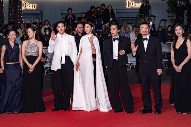 Cannes Gun-Che screening NG Kim Shin-rok, Shin Hyun-been, Koo Kyo-hwan, Ji Chang-wook, Jun Ji-hyun, Yeon Sang-ho and Yang Yu-min attending the ‘Gun-Che (Colony)’ Screening and Red Carpet at Palais Des Festivals in Cannes, France on May 15 2026 as part of the 79th Cannes Film Festival. Photo by Nicolas Genin ABACAPRESS.COM Cannes France  Copyright: xGeninxNicolas ABACAx