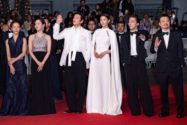 Cannes Gun-Che screening NG Kim Shin-rok, Shin Hyun-been, Koo Kyo-hwan, Ji Chang-wook, Jun Ji-hyun, Yeon Sang-ho and Yang Yu-min attending the ‘Gun-Che (Colony)’ Screening and Red Carpet at Palais Des Festivals in Cannes, France on May 15 2026 as part of the 79th Cannes Film Festival. Photo by Nicolas Genin ABACAPRESS.COM Cannes France  Copyright: xGeninxNicolas ABACAx