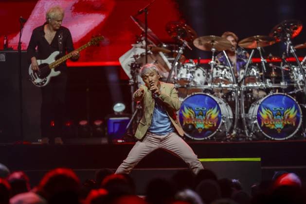 May 15, 2026, Tampa, Florida, USA: Lead singer Arnel Pineda of the band Journey performs on stage during the 2026 Final Frontier Tour at Benchmark International Arena on Friday, May 15, 2026 in Tampa. Tampa USA - ZUMAs70_ 20260515_zan_s70_021 Copyright: xLuisxSantanax