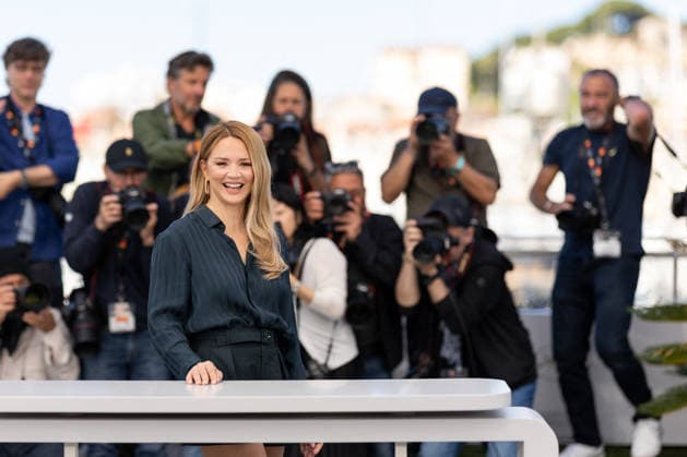 Virginie Efira at the photocall of the film Soudain All Of A Sudden at the 79th International Film Festival in Cannes, France on May 16, 2026 Jacovides Moreau Bestimage Soudain All Of A Sudden photocall at the 79th annual Cannes Film Festival at Palais des Festivals on May 16, 2026 in Cannes, France Cannes France  Copyright: xCYRILxMOREAUx xBESTIMAGExCYRILxMOREAUx xBESTIMAGEx