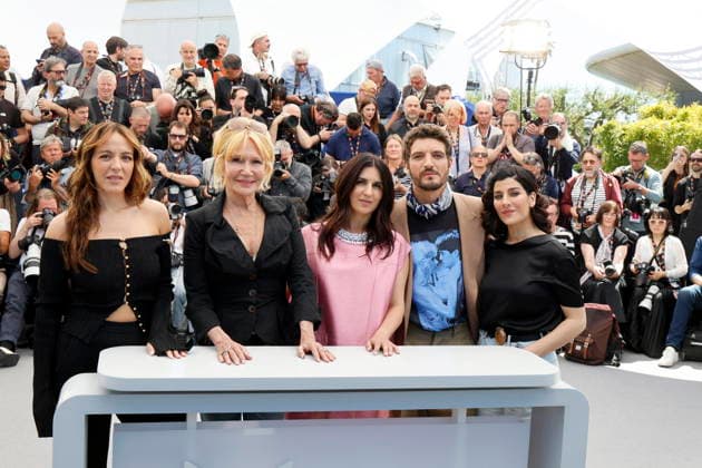 Monia Chokri, Clémentine Célarié, Géraldine Nakache, Niels Schneider and Mina Kavani at the photocall of the film Si Tu Penses Bien Think Good at the 79th International Film Festival in Cannes, France on May 16, 2026 Jacovides Moreau bestimage Si Tu Penses Bien Think Good photocall at the 79th annual Cannes Film Festival at Palais des Festivals on May 16, 2026 in Cannes, France Cannes France  Copyright: xJACOVIDES-MOREAUx xBESTIMAGExJACOVIDES-MOREAUx xBESTIMAGEx
