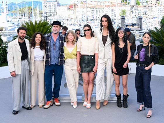 IPA84745279 - Cannes, 79th Cannes Film Festival 2026, day 5 - photocall of Les Matins Merveilleux Pictured: Mathias Minne, Sophie Garagnon, Eric Cantona, India Hair, Avril Besson, Raya Martigny, Louise Giordano and Fanny Sidney  Copyright: xAlbertoxTerenghix xPoolxPhotoxEventsx07x 84745279