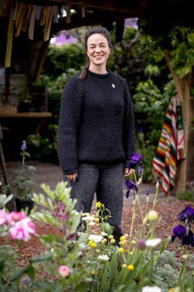 Chelsea Flower Show 15 05 2026 Gardener Frances Tophill pictured in The RHS and The King s Foundation Curious Garden at the RHS Chelsea Flower Show, in London.  Copyright: xJackxTaylorx NINTCHDBPICT001080984903