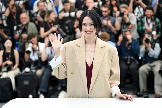 79ème Festival International du Film de Cannes Photocall with cast of Soudain 79th International Cannes Film Festival Photocall with cast of Soudain 456154 2026 05 16 Okamoto, Tao  Copyright: xSergexArnalx xStarfacex STAR_456154_021