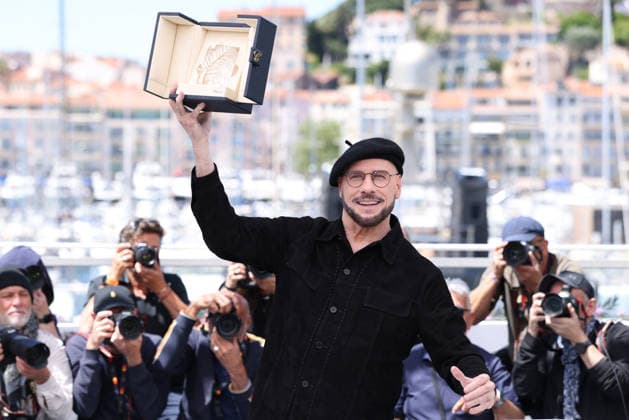 Cannes - Propeller One-Way Night Coach Photocall JD John Travolta attending the Propeller One-Way Night Coach photocall during the 79th annual Cannes Film Festival at Palais des Festivals on May 16, 2026 in Cannes, France. Photo by Jerome Domine ABACAPRESS.COM Cannes France  Copyright: xDominexJerome ABACAx