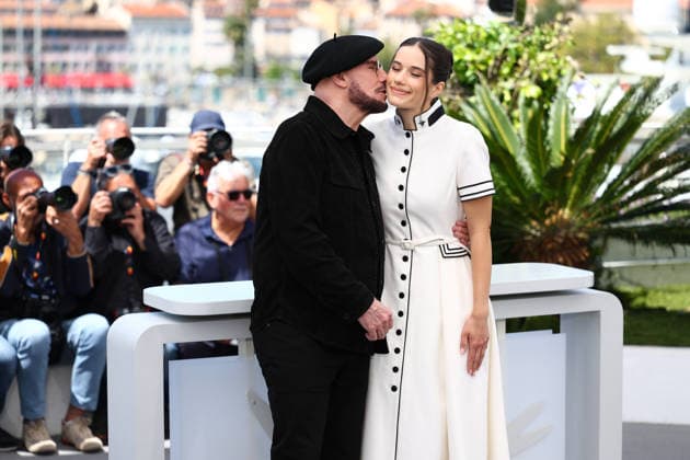 May 16, 2026, Cannes, Cote D azur, France: Tender moments between JOHN TRAVOLTA and his daughter ELLA BLEU during the Propeller One-Way Night Coach photocall at the 79th Annual Cannes Film Festival at Palais des Festivals in Cannes, France. Cannes France - ZUMAc179 20260516_zep_c179_036 Copyright: xMickaelxChavetx